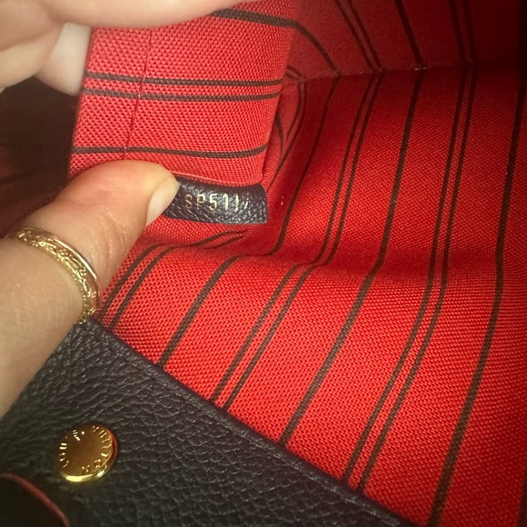 Louis Vuitton bag Montaigne MM - Picture 9 of 15